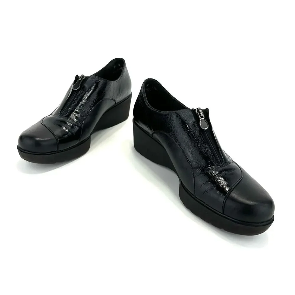 Munro Black Leather Platform Wedges Size 9.5 Zipper Closure Low Top Lightweight
